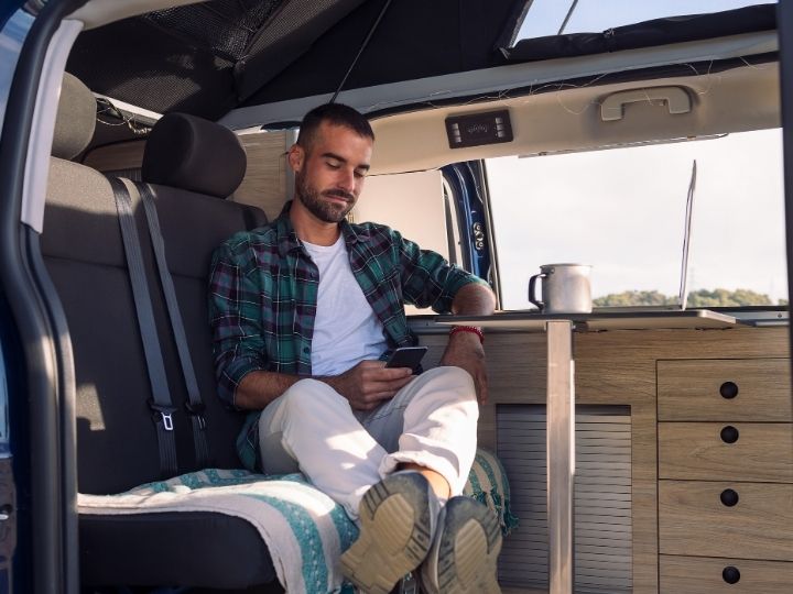 Step-by-step mobile RV repair process from call to completed service in Houston